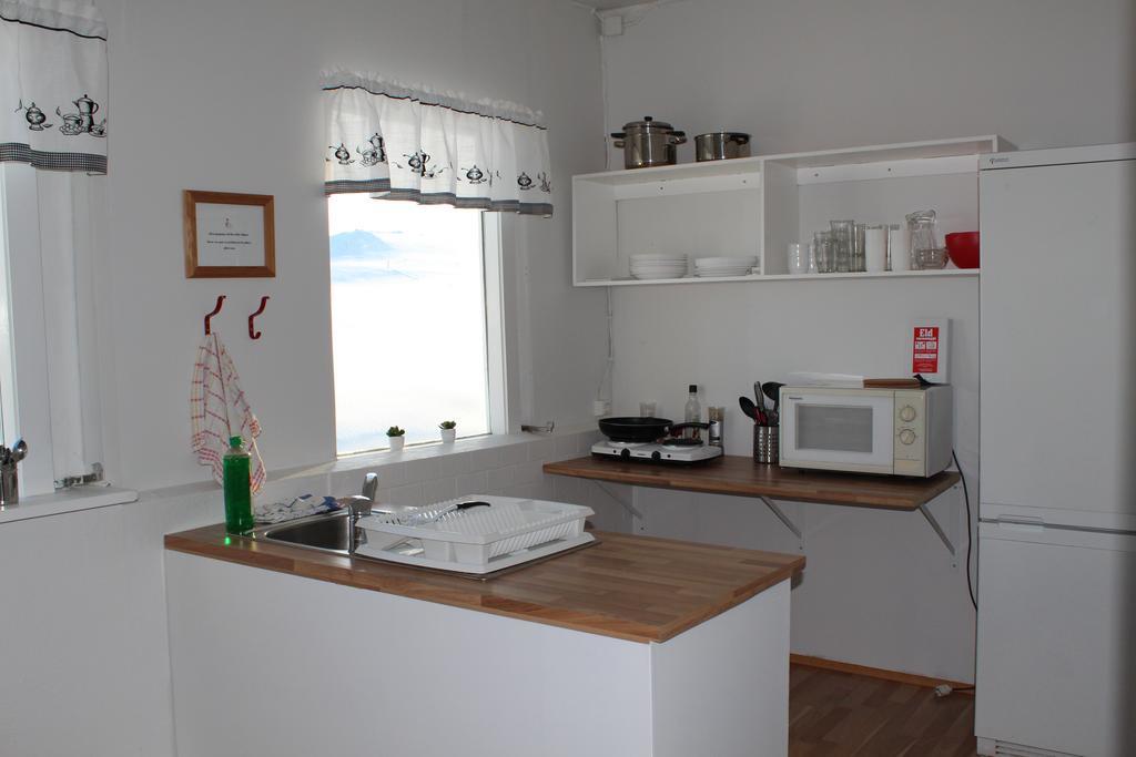 Lonsa Guesthouse Акурейри Экстерьер фото