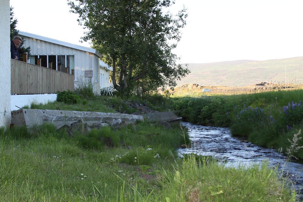Lonsa Guesthouse Акурейри Экстерьер фото