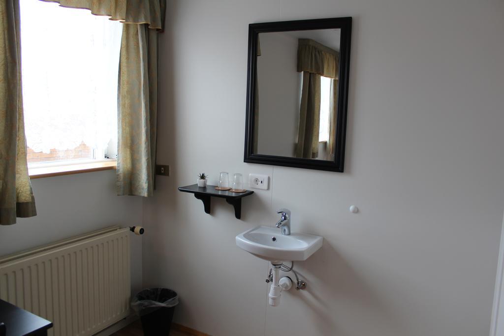 Lonsa Guesthouse Акурейри Экстерьер фото