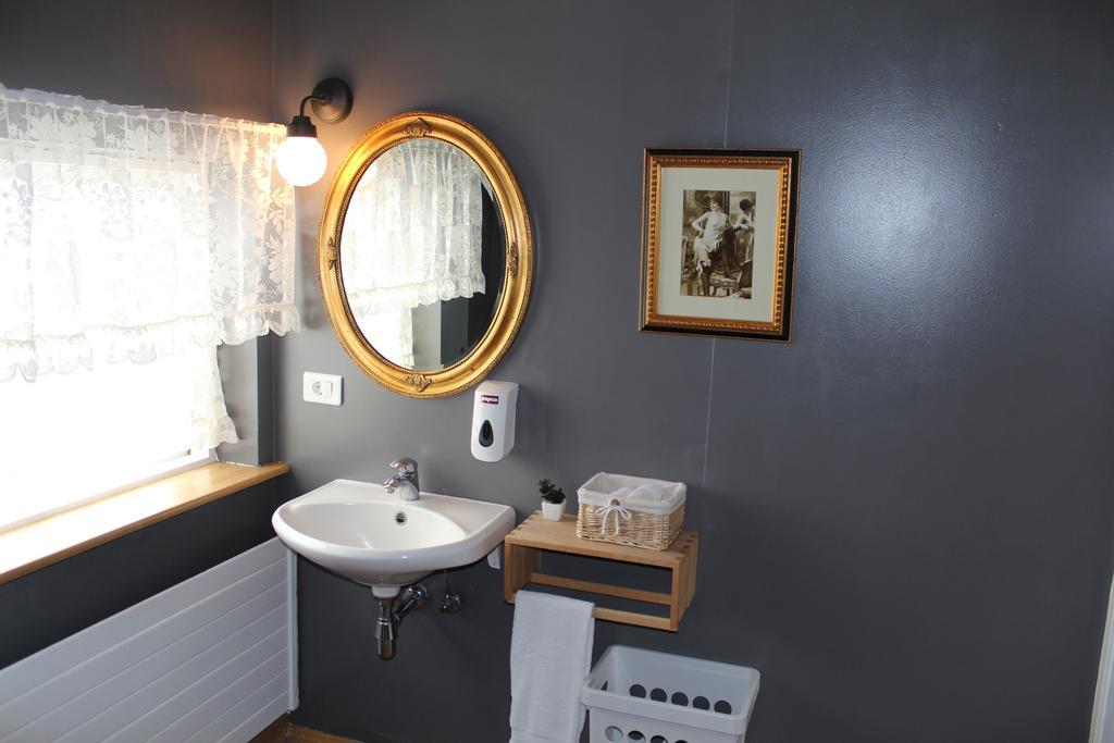 Lonsa Guesthouse Акурейри Экстерьер фото