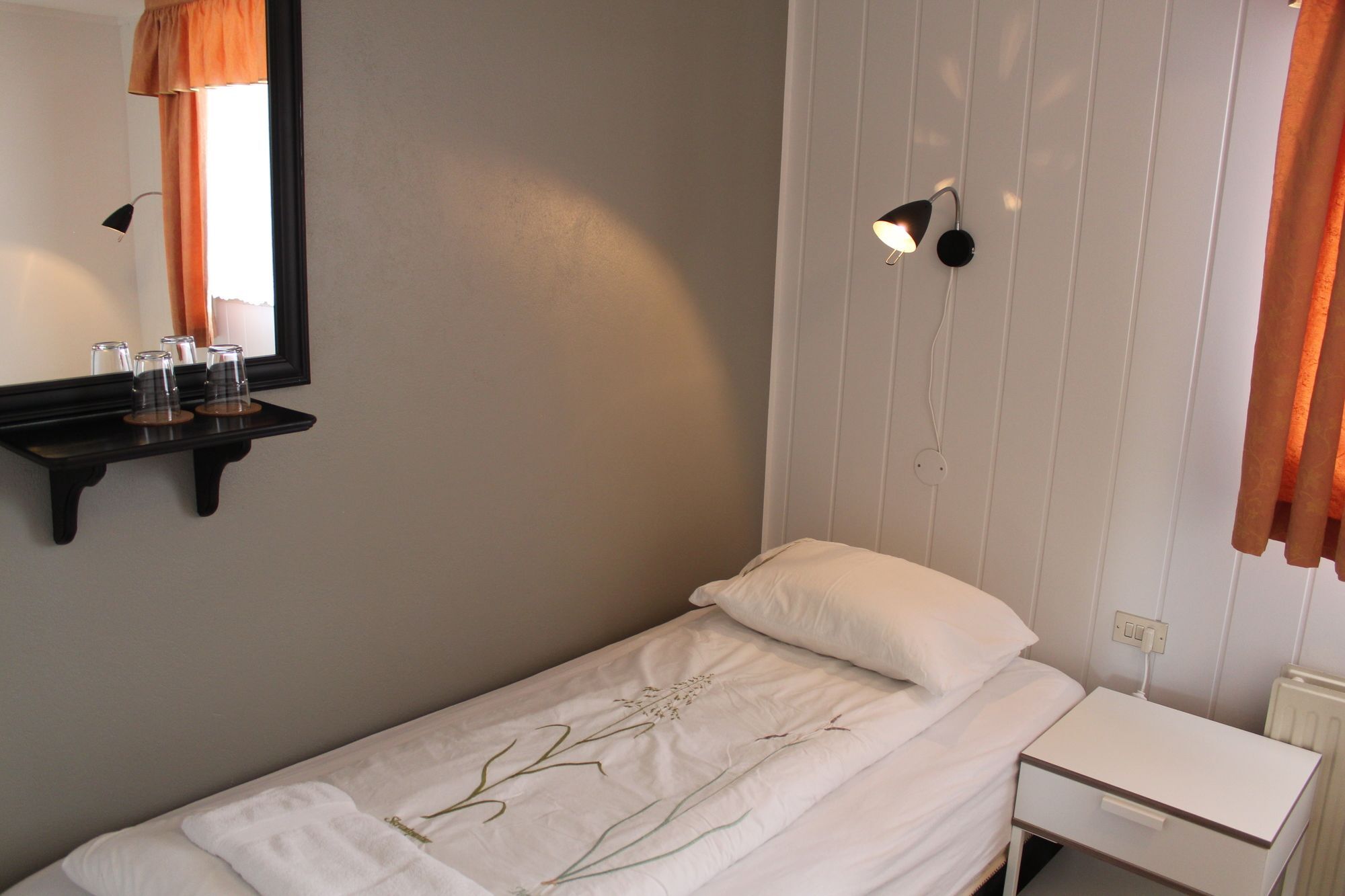 Lonsa Guesthouse Акурейри Экстерьер фото